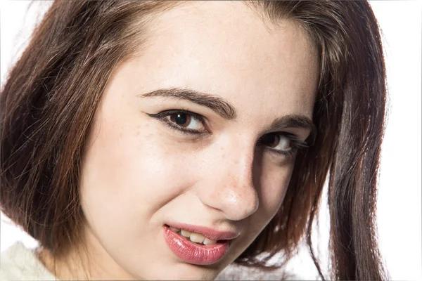 Retrato de joven modelo hermoso con pecas . —  Fotos de Stock