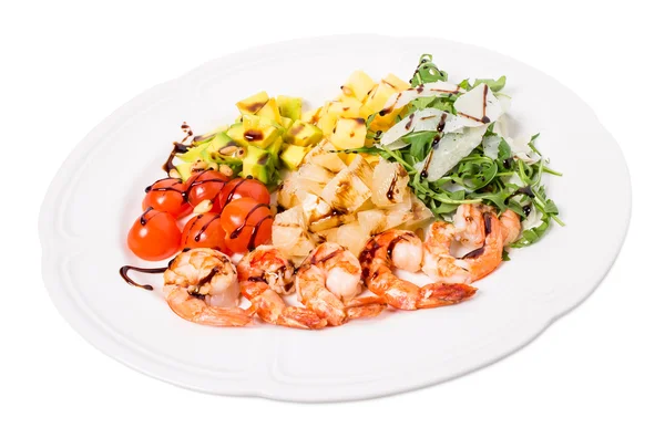 Salada de camarão Jumbo com abacate e manga . — Fotografia de Stock