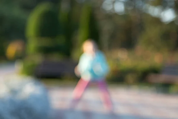 Veel Plezier Met Het Springen Het Park Het Een Heldere — Stockfoto