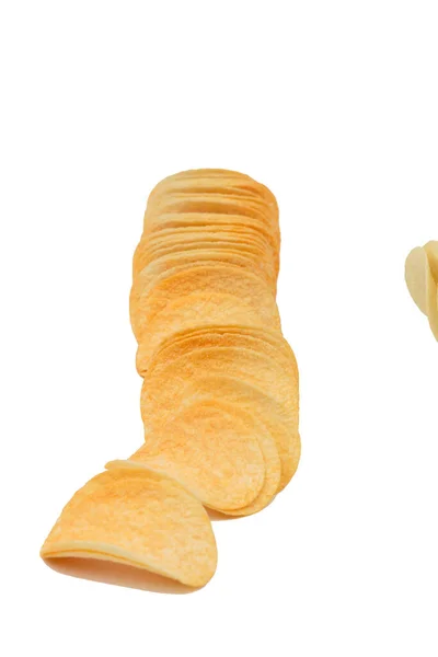 Ein Stapel Kartoffelchips Vereinzelt Auf Weißem Hintergrund Nahaufnahme — Stockfoto