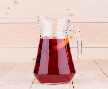 kırmızı meyve kokteyli 