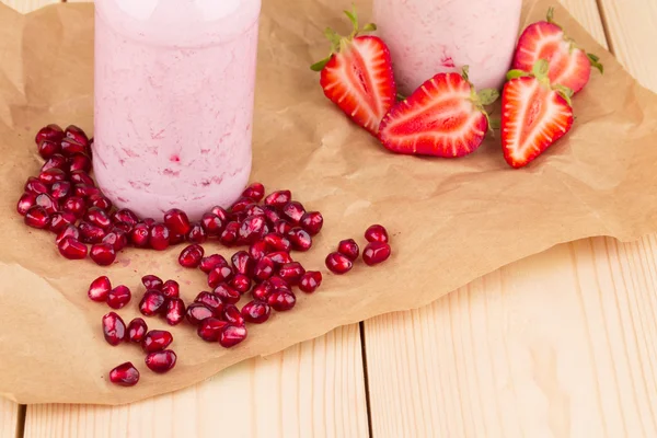 Batido de leche y bayas — Foto de Stock