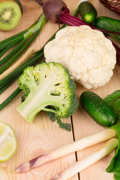 Verschiedenes frisches Gemüse — Stockfoto