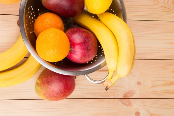 Citrusfrukter och bananer — Stockfoto