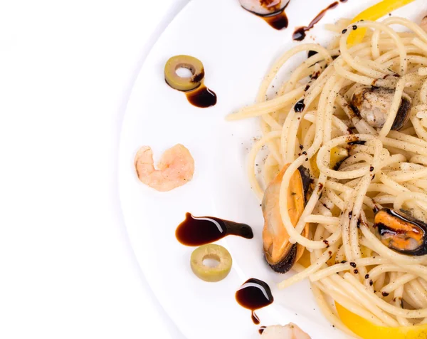 Sabrosa pasta italiana con mariscos . —  Fotos de Stock