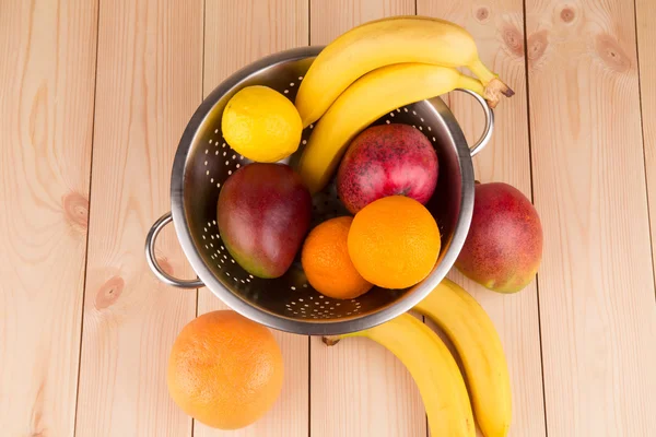 Citrusfrukter och bananer — Stockfoto