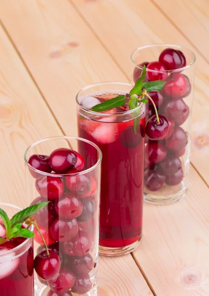 Červený ovocný koktejl — Stock fotografie