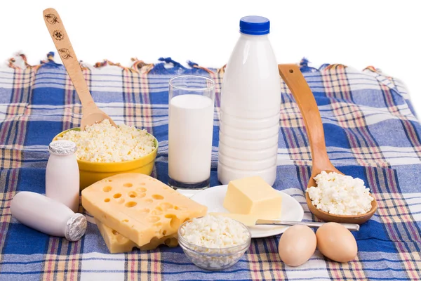 Melk en zuivelproducten in assortiment. — Stockfoto