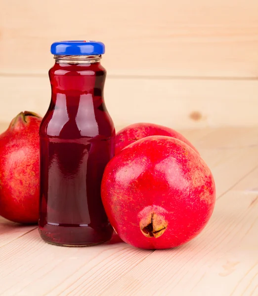 Juice with pomegranates. — Stock Photo, Image