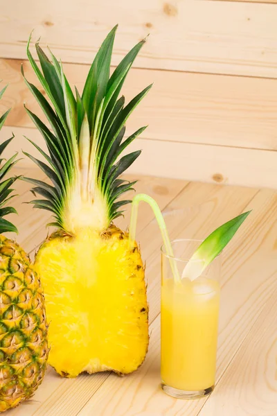 Ananas vruchten — Stockfoto