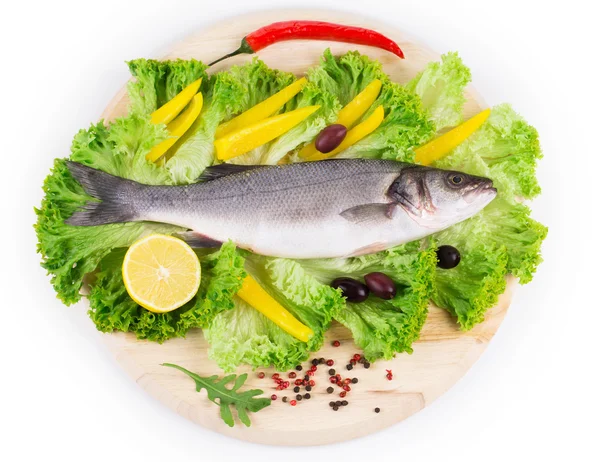 Fisk med grönsaker. — Stockfoto