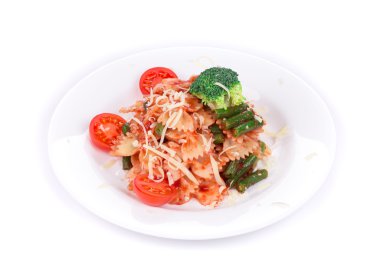 Domates soslu ve parmesanlı İtalyan makarnası..