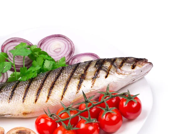 Grilled fish with vegetables. — Stock Photo, Image