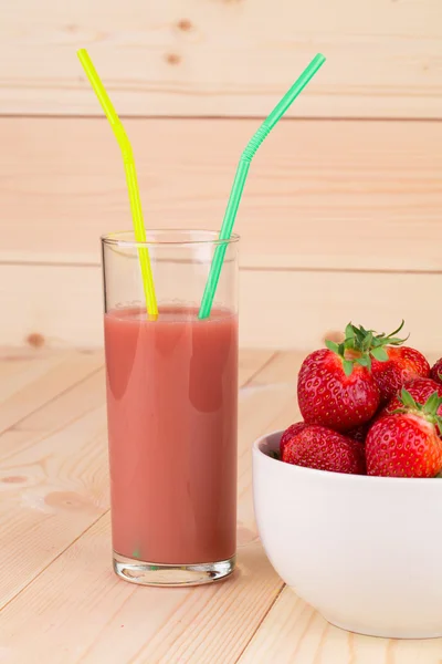 Glass of strawberry smoothie — Stock Photo, Image