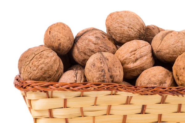 Nueces en la cesta . — Foto de Stock