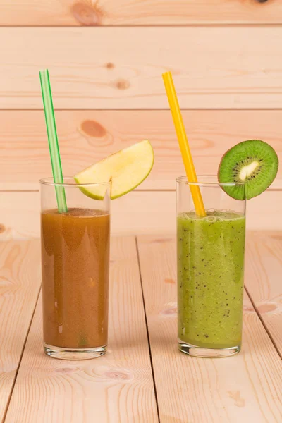Natural fruit juices in glasses. — Stock Photo, Image