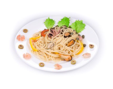 Deniz ürünleri ile lezzetli makarna çeşitleri.