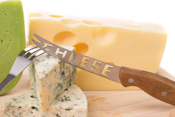 Ízletes sajt és kés — Stock Fotó