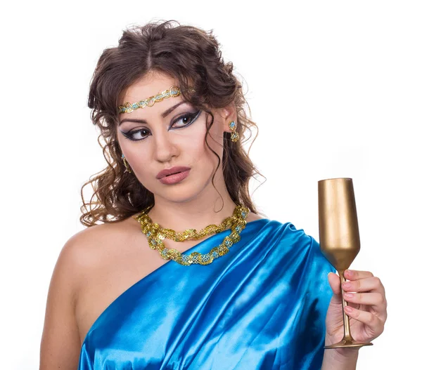 हाथ में स्वर्ण ग्लास के साथ मिस्र शैली महिला — स्टॉक फ़ोटो, इमेज