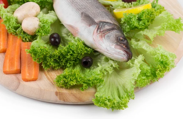Havsabborre med grönsaker. — Stockfoto
