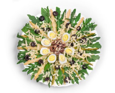 Hamsi ile kuşkonmaz salatası