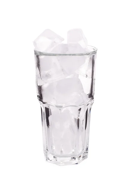 Glas med isbitar. — Stockfoto