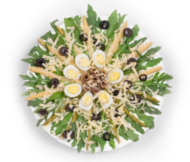 Hamsi ile kuşkonmaz salatası 