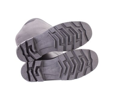 Tek tarafı lastik çizmeler.