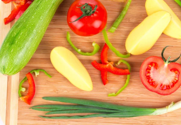 Verschiedenes reifes Gemüse — Stockfoto