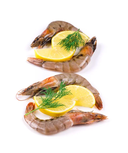 Raw shrimps  with lemon — Stock Photo, Image