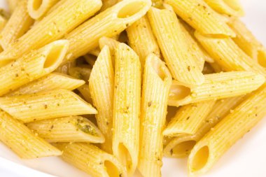 pasta plaka üzerinde