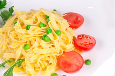 tagliatelli makarna domates ile