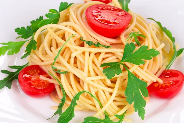 Tagliatelli těstoviny s rajčaty — Stock fotografie