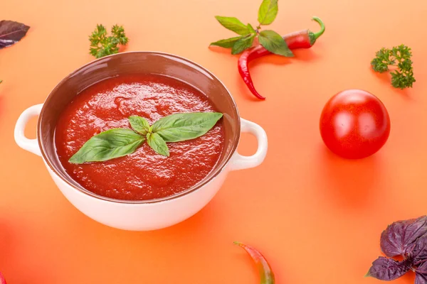 Sopa de tomate fresco — Foto de Stock