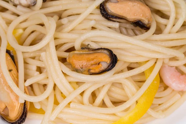 Tasty italian pasta with seafood. — Stock Photo, Image