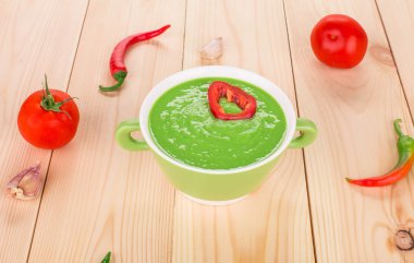 iştah açıcı bezelye çorbası.