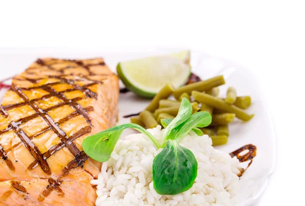 Grilled salmon steak with vegetables — Stock Photo, Image