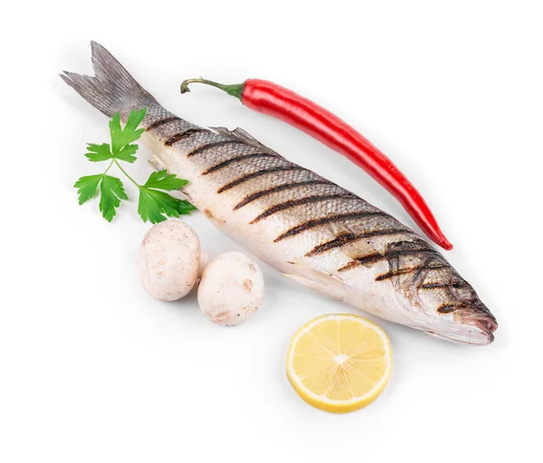 Grillezett hal zöldségekkel. — Stock Fotó