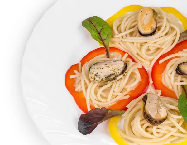 Sabrosa pasta italiana con mariscos . — Foto de Stock