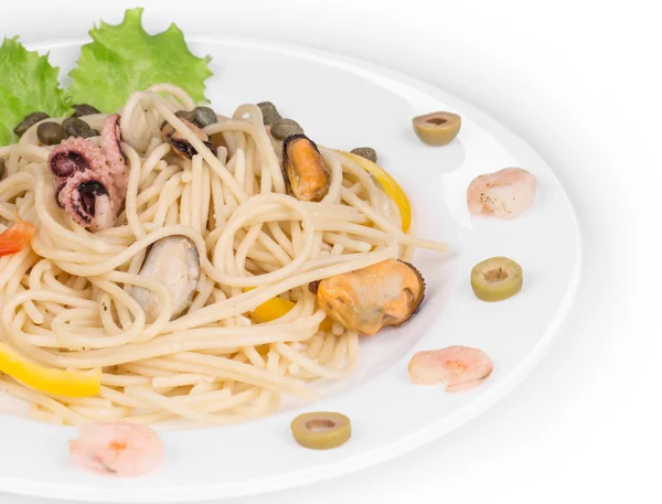 Seafood salad with spaghetti. — Stock Photo, Image