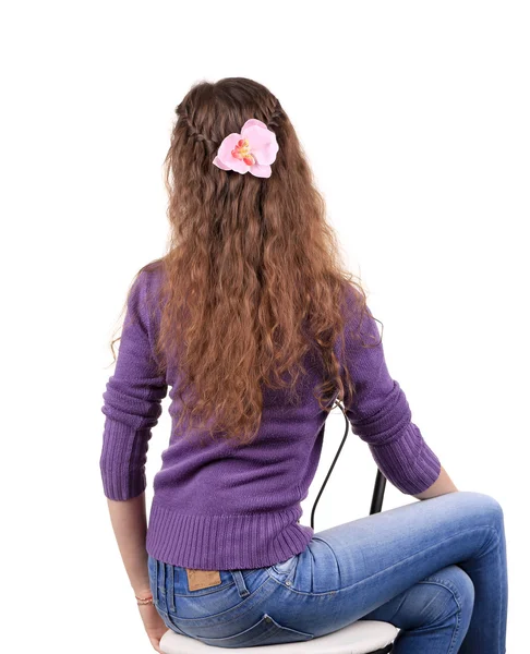 Chica trenza de pelo con flor . — Foto de Stock