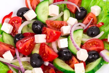 Yunan salatasını yakın plan.