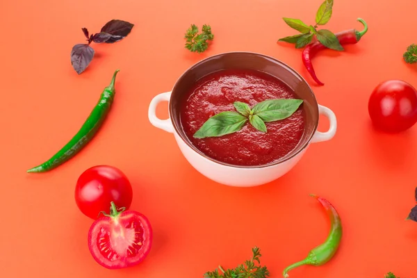Ciotola di zuppa di pomodoro — Foto Stock