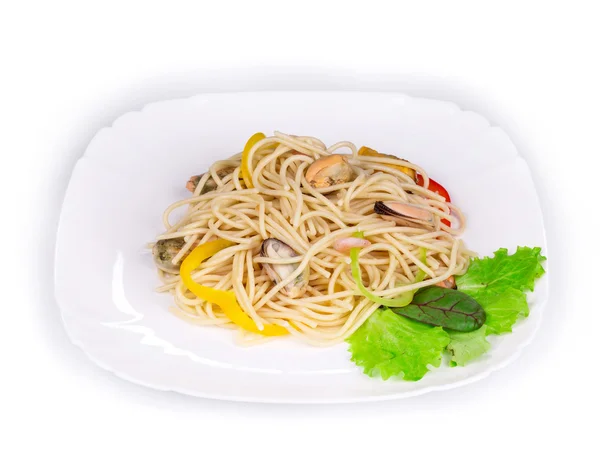 Sabrosa pasta italiana con mariscos . — Foto de Stock