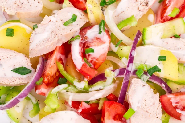 Salada de carne quente com legumes . — Fotografia de Stock