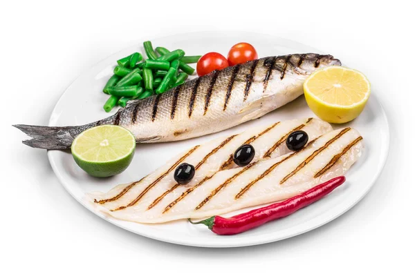 Massa marinha grelhada com filé de pangasius . — Fotografia de Stock