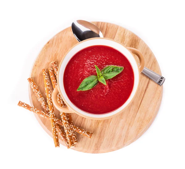 Ciotola di zuppa di pomodoro a bordo . — Foto Stock