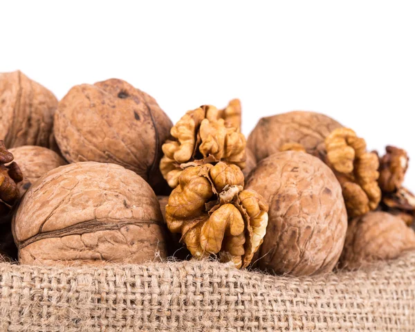 Nueces en una bolsa . — Foto de Stock