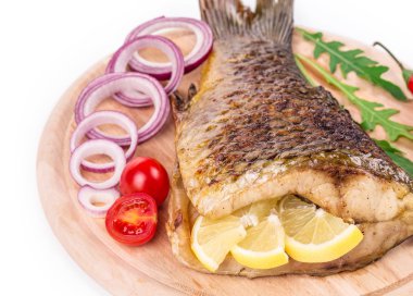 ızgara sazan balık  .