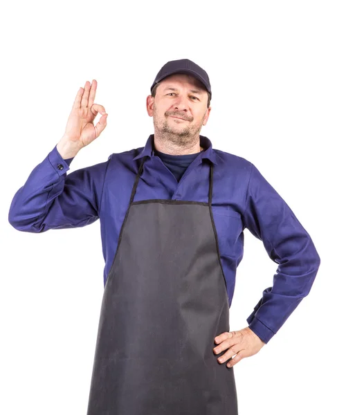 Hombre sonriente vestido de delantal . —  Fotos de Stock